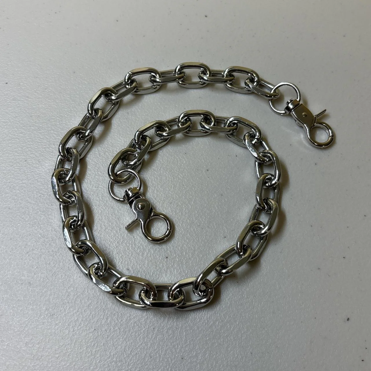0610 - Cable Link Wallet Chain - Image 2