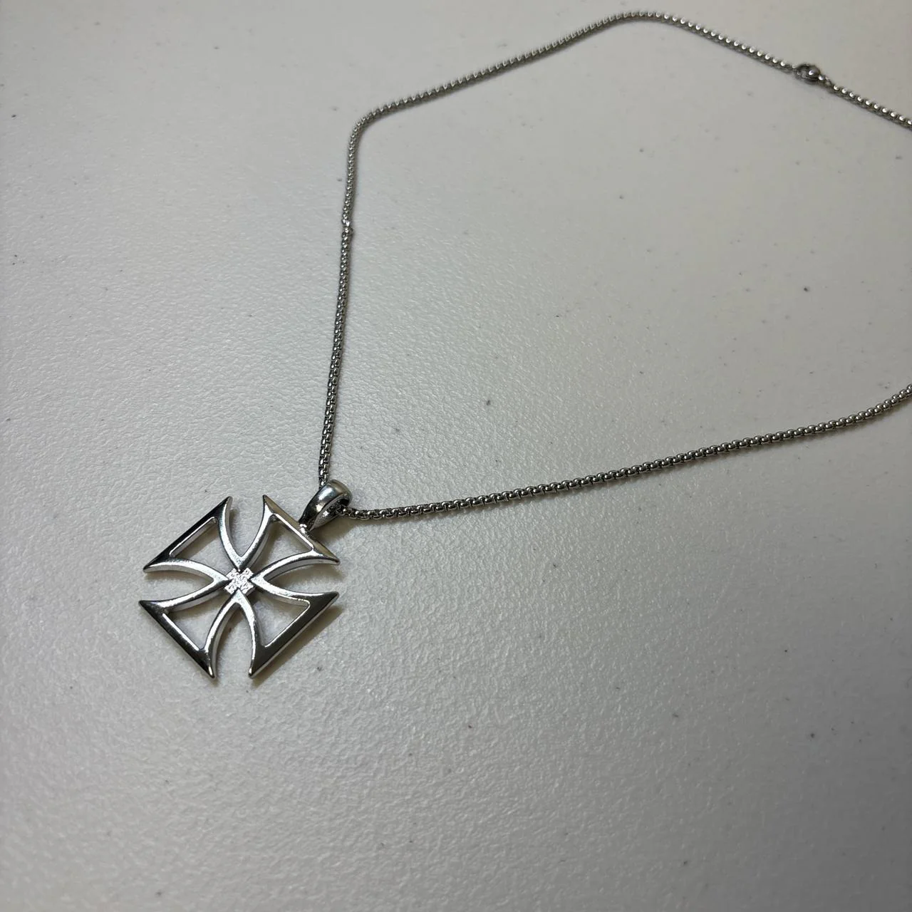 0693 - Silver Square Cross Necklace - Image 3
