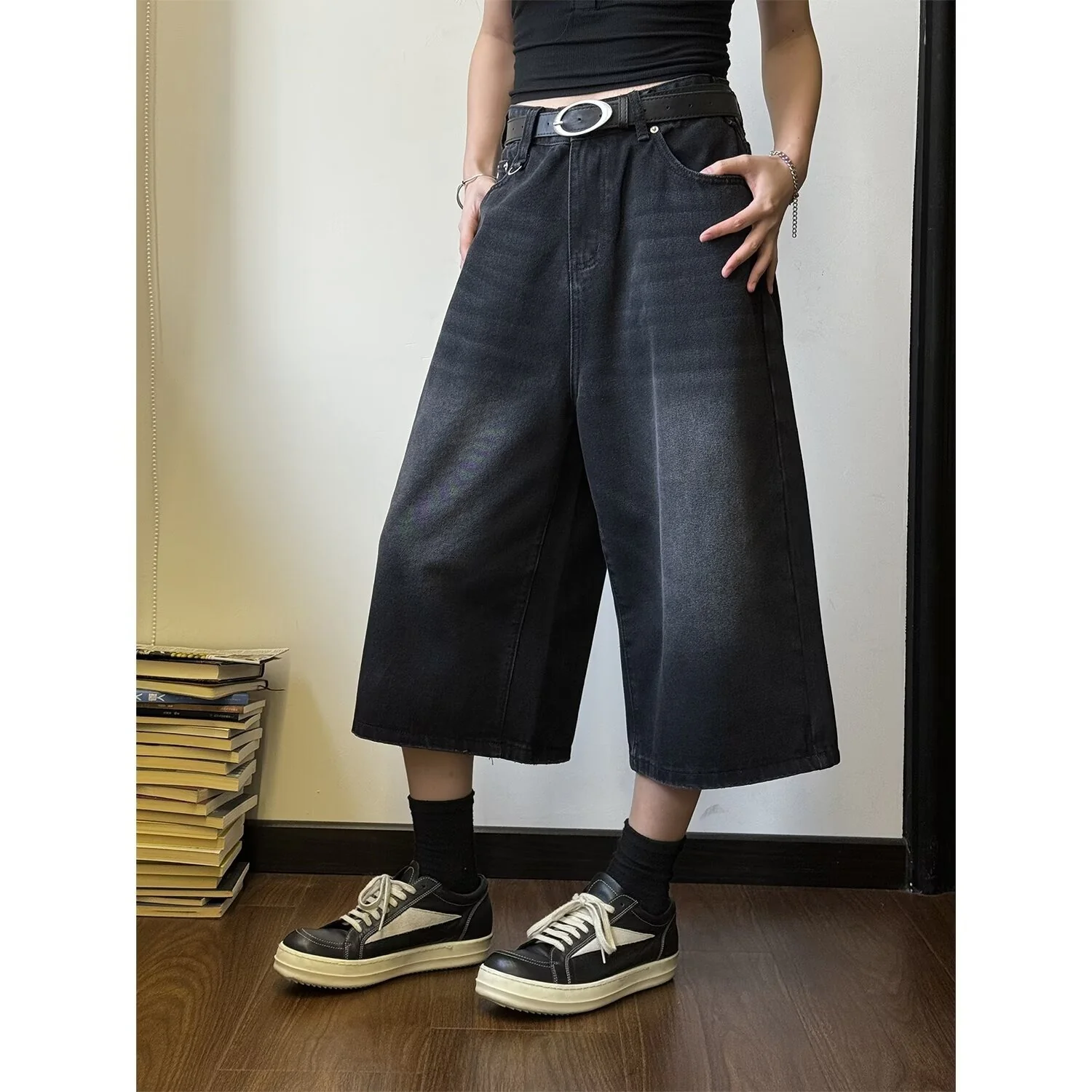 Baggy Crop Jeans - Image 8