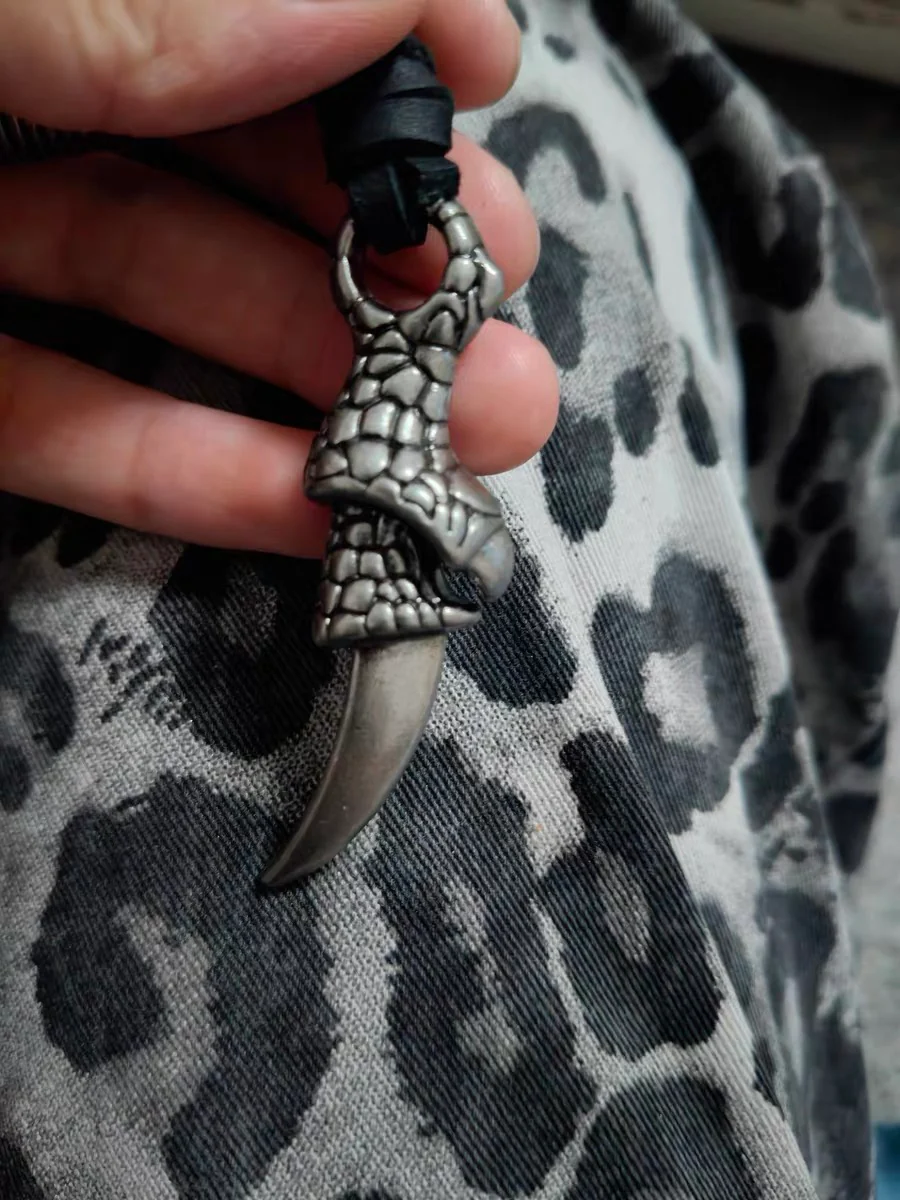 Dragon Claw Keychain - Image 6