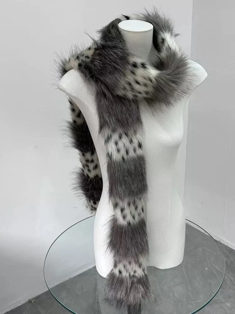 Frost Lynx Scarf - Image 2