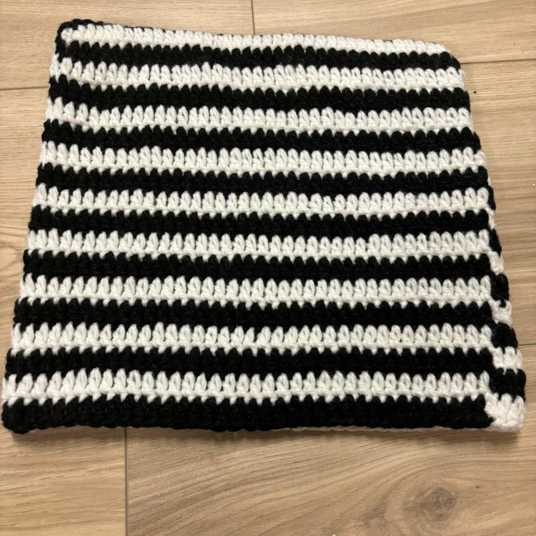 Knitted Ears Beanie (black/white) - Image 3