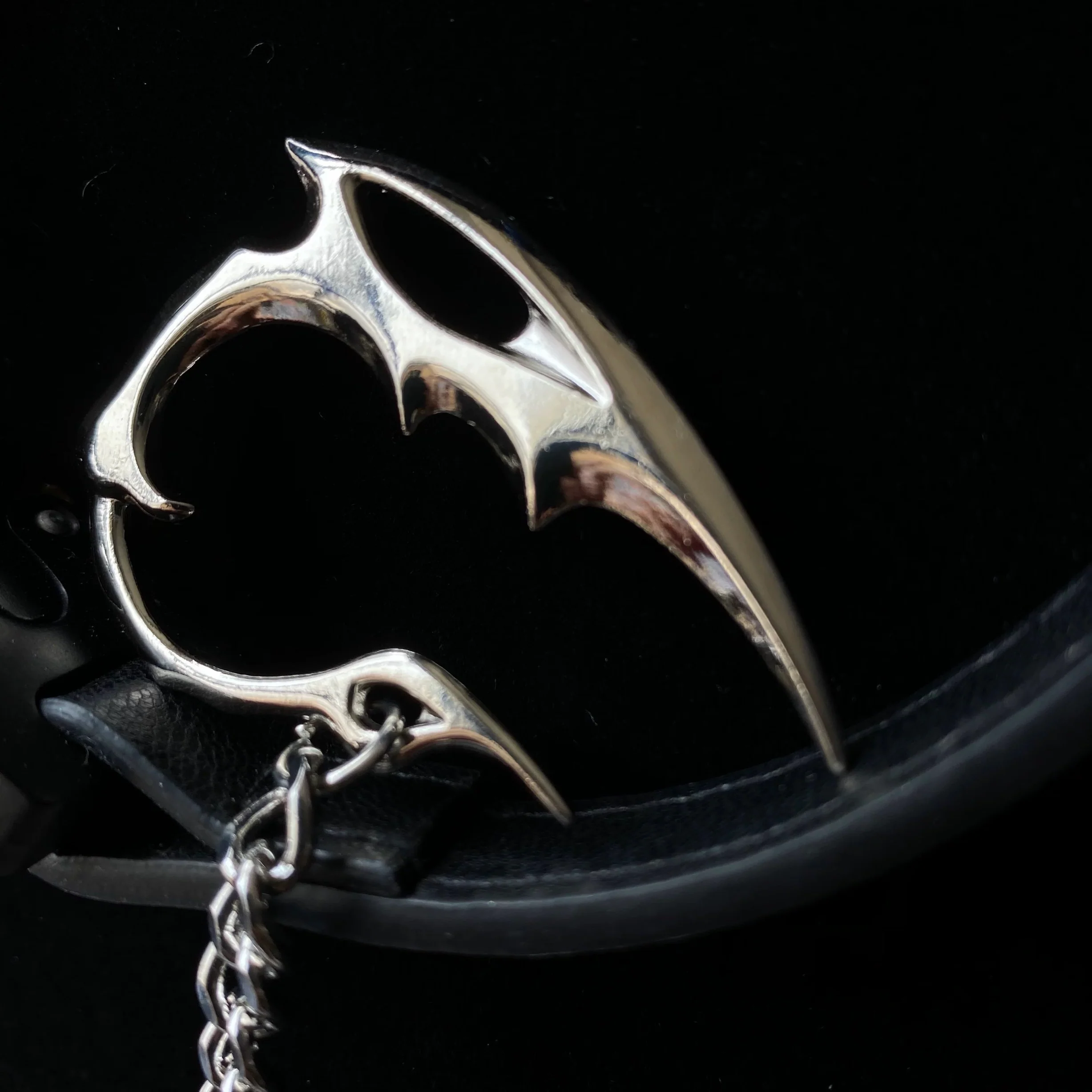 Shadow Claw Keychain - Image 2